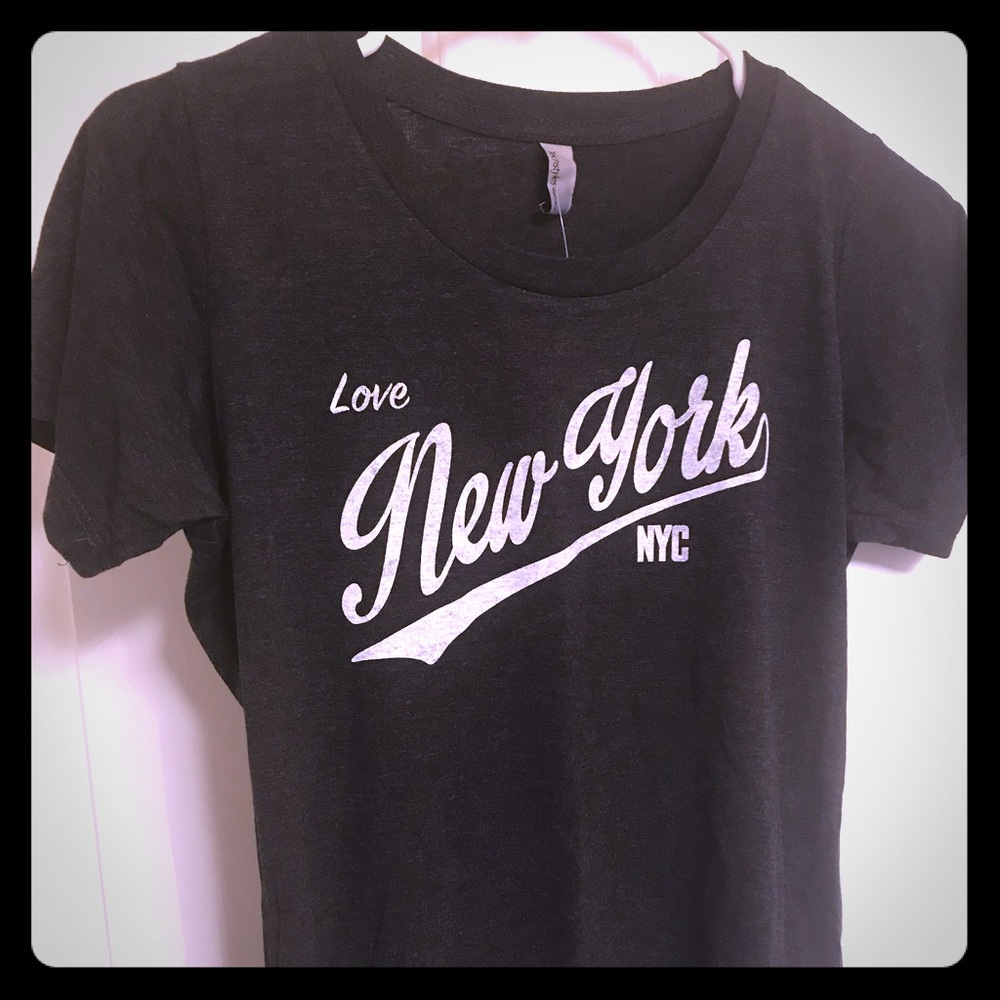 NWT! LOVE New York Graphic T-shirt
